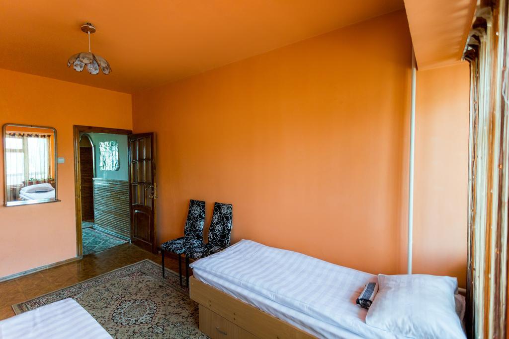 Ussr Hostel Bishkek Room photo